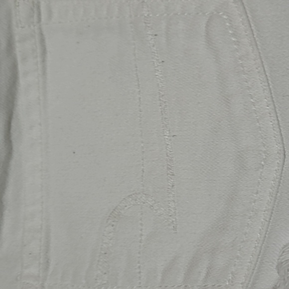 AMERICAN EAGLE OUTFITTERS WHITE SEQUINS RAW-EDGE DENIM JEAN SHORTS - Picture 12 of 13